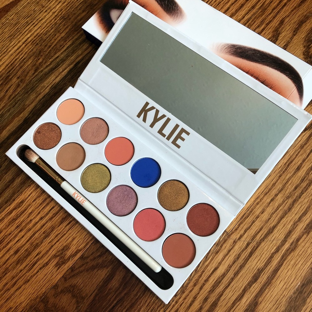 Kylie Cosmetics The Royal Peach Palette eyeshadow